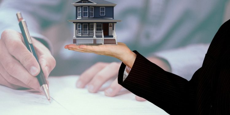 Immobilienmakler beauftragen